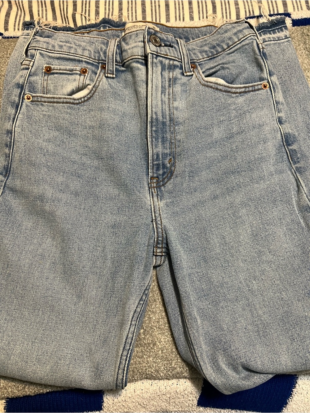 Abercrombie & Fitch The Ankle Straight High Rise  Jeans